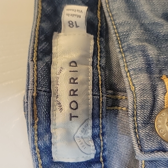 Torrid Distressed Crop Jeans - Picture 2 of 7